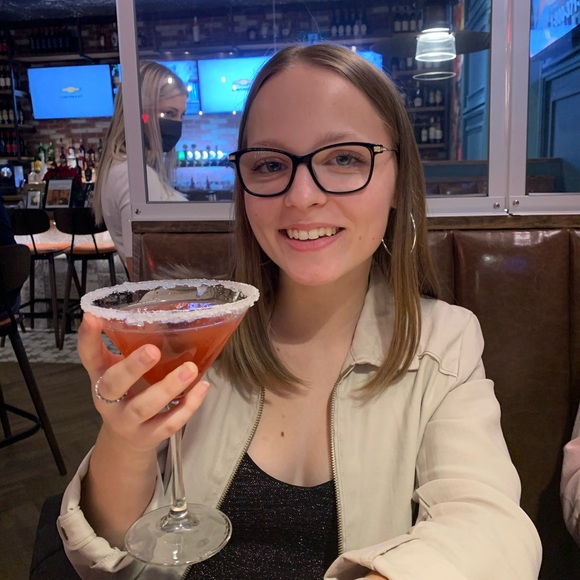 Meet your Posher, Jordan - Picture 2 of 4